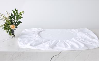 How to fold a fitted sheet
