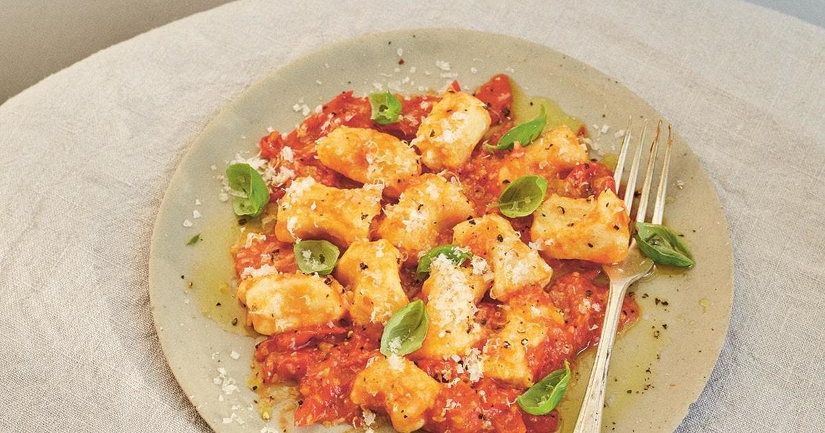 Recipe: ricotta gnocchi with brown butter tomato sauce | Inside Out