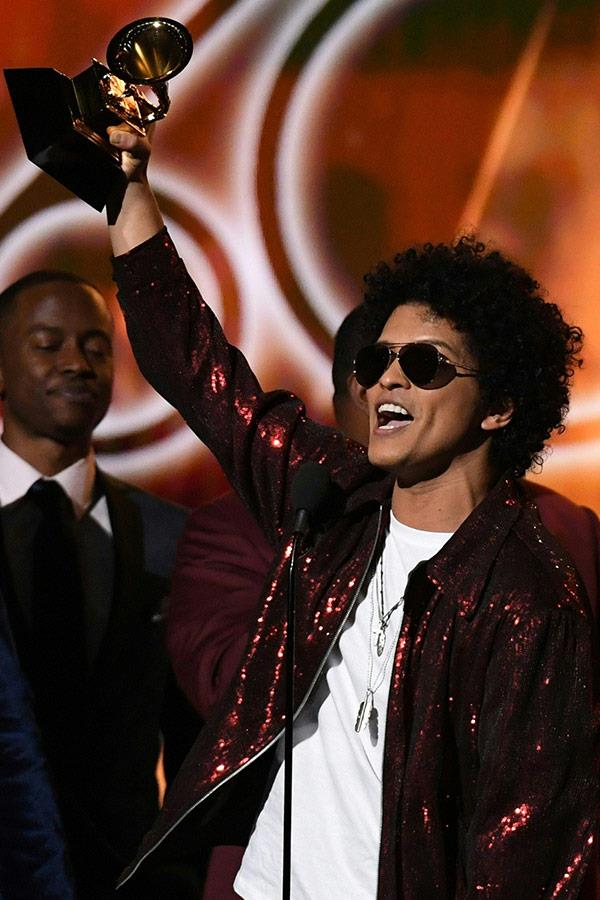 Bruno Mars takes home song of the year for *That's What I Like!*.