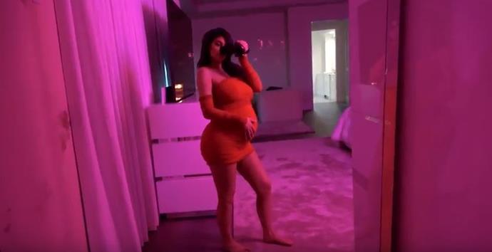 Kylie Jenner's baby bump selfies continued, she just didn't share them.