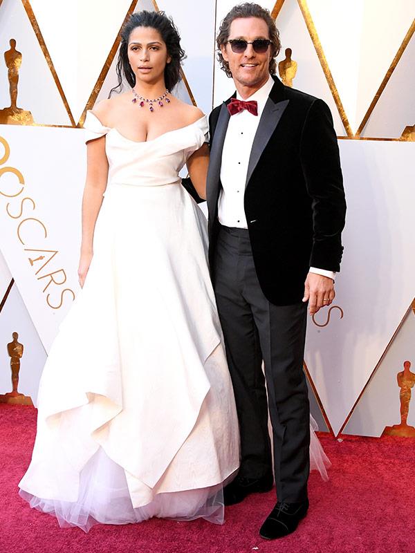 Matthew McConaughey and his wife Camila Alves bring the cute to the red carpet.