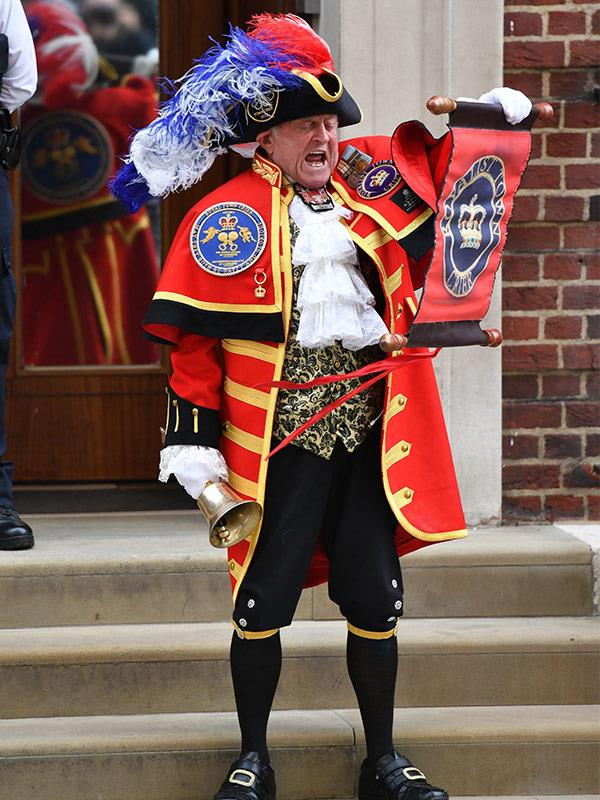 Just like with George and Charlotte, a town crier proudly announced the arrival of a new royal.