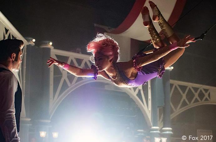 "We're supposed to grab onto each other with the other arm and get in this swing, which is in all the posters and it's beautiful — and that's great," [explained](https://etcanada.com/news/279665/the-greatest-showman-stars-zac-efron-and-zendaya-crash-in-botched-trapeze-stunt/|target="_blank"|rel="nofollow") Zendaya. "But if you don't catch each other, [you'll collide]." *Photo: 20th Century Fox*