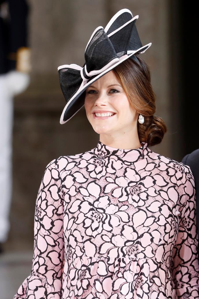 Back when she was pregnant, Swedish royal Princess Sofia opted for a millennial pink dress and matching hat trim at a thanksgiving service.