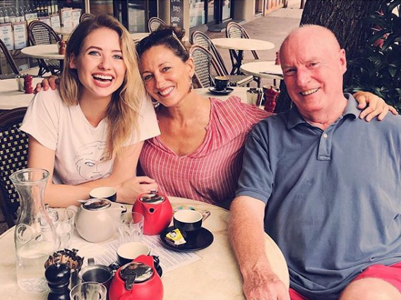 Kassandra catches up with Georgie Parker and Ray Meagher.