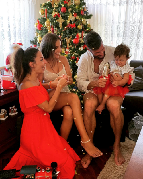 Sam Wood and Snezana Markoski celebrated their first Christmas as husband and wife with their gorgeous daughters, Eve and Willow. *(Image: Instagram @snezanawood)*