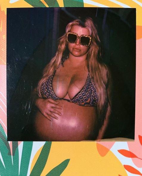 A heavily pregnant Jessica looked *very* ready to pop! *(Image: Instagram)*