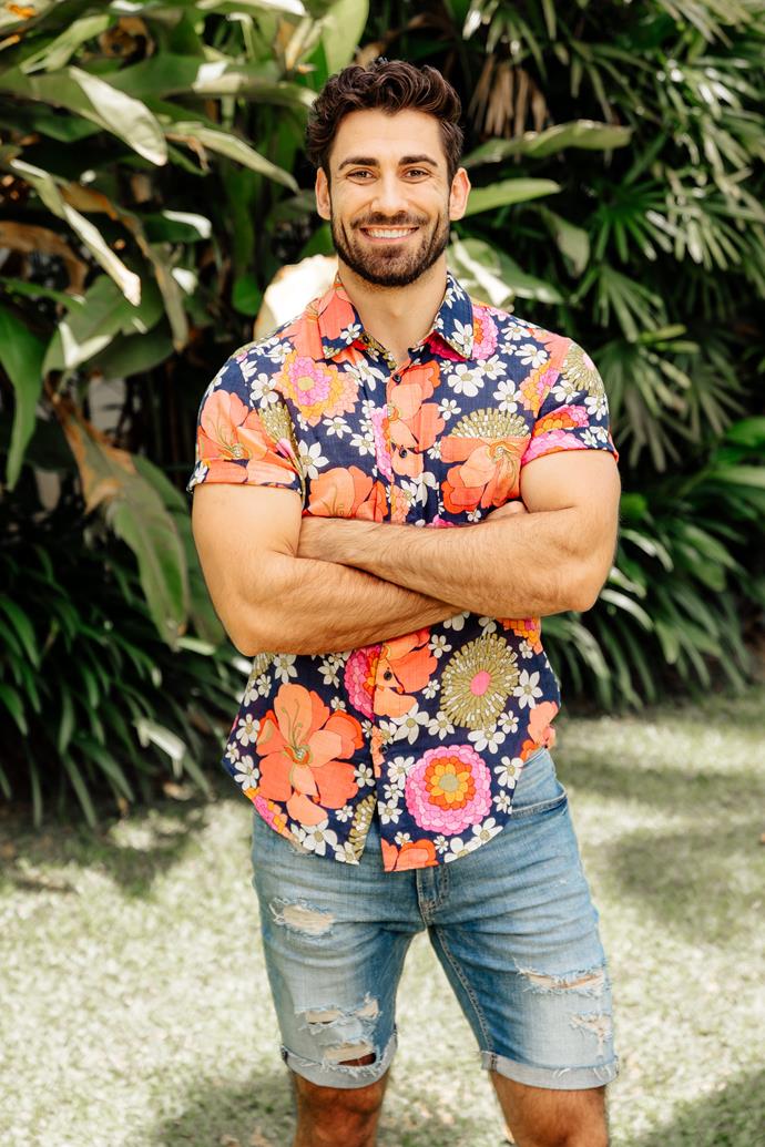 **Alex Bordyukov**
<br><br>
**Season:** *The Bachelorette* US Season 13 (Rachel's season)
<br><br>
**Best known for:** Flying under the radar on the 2017 offering of *The Bachelorette*. He's just quirky, fun personality, funky dresser. He's…a really smart guy. He has a really high I.Q.,"Rachel Lindsay revealed. 
<br><br>
**Instagram:** @alex_bordy