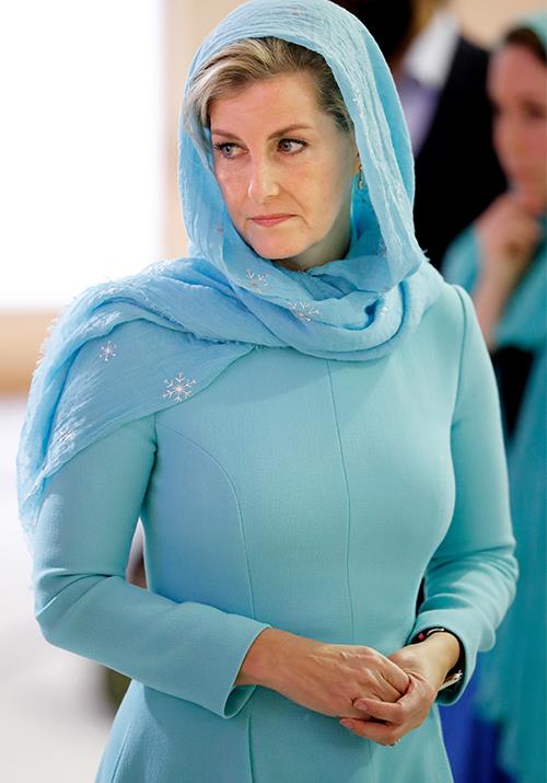 **Sophie, Countess of Wessex**
<br><br>
Sophie's visit to a gurdwara in 2018 was a sight to behold as she stepped out in a stunning blue dress and headscarf.
