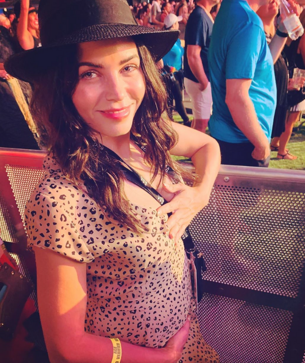 Beautiful Jenna is already glowing in her second pregnancy.