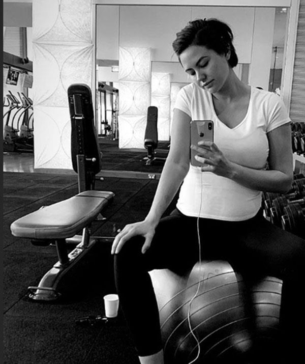 Jesinta took her bump for a "slow and gentle" workout in her hotel gym before attending the Melbourne Cup.