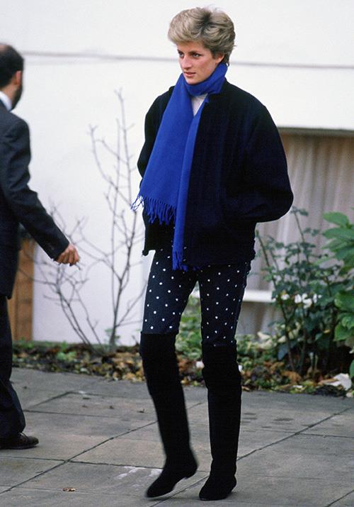 Oh, and can we talk about this polka-dot pants and boots combo?!