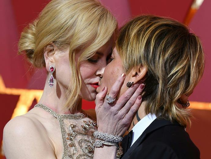 And who could forget *that* Nicole and Keith moment from 2017? The now-blonde actress showed her affectionate side - and gave us a great opportunity to get a close up look at those gorgeous Harry Winston drop earrings.