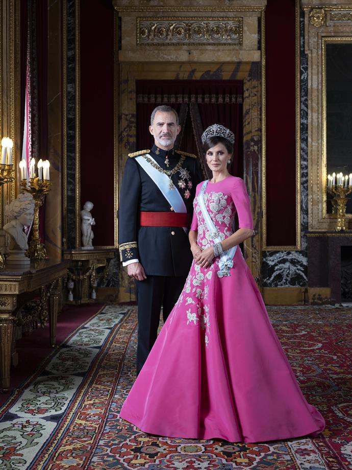 Queen Letizia and King Felipe VI released new family portraits as the new year commenced.