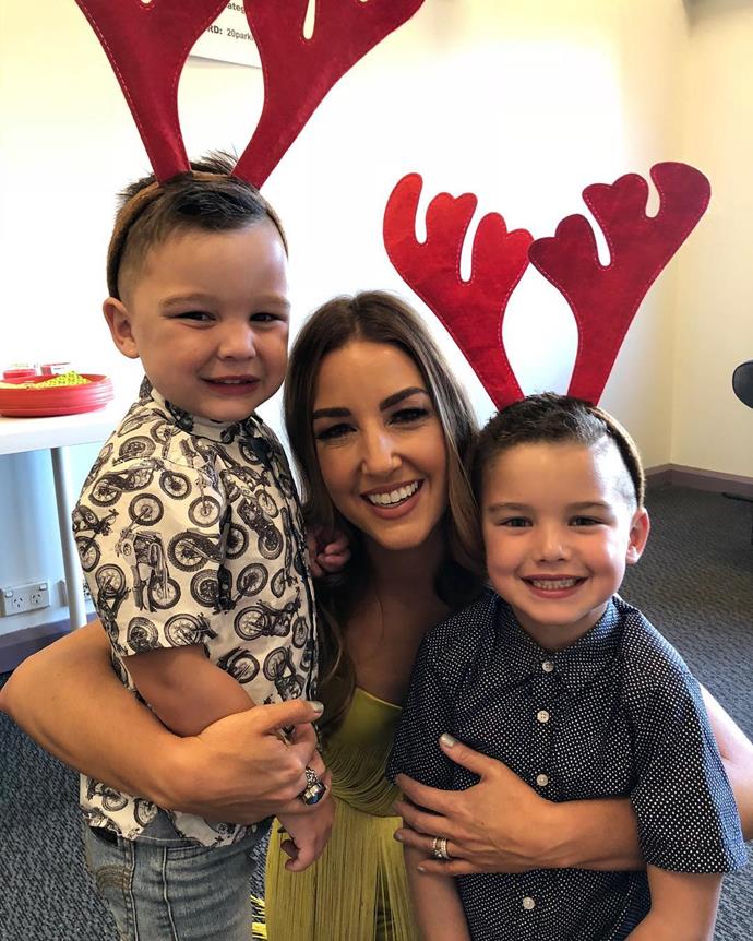 Two adorable reindeers and one proud mama.