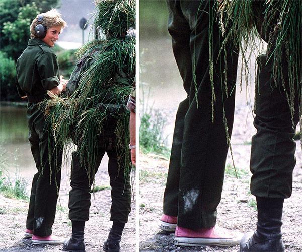Proving she can literally do no wrong, the People's Princess decided to [add a feminine twist](https://www.nowtolove.com.au/royals/british-royal-family/princess-diana-rare-photos-40504|target="_blank") to her ensemble during a 1988 visit to the Royal Hampshire Regiment.
