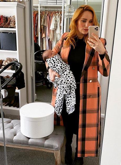 "Checkered & Cheetah! Who knew it could look so good together," Jules wrote of her and her baby son's clashing prints. They do say opposites attract...