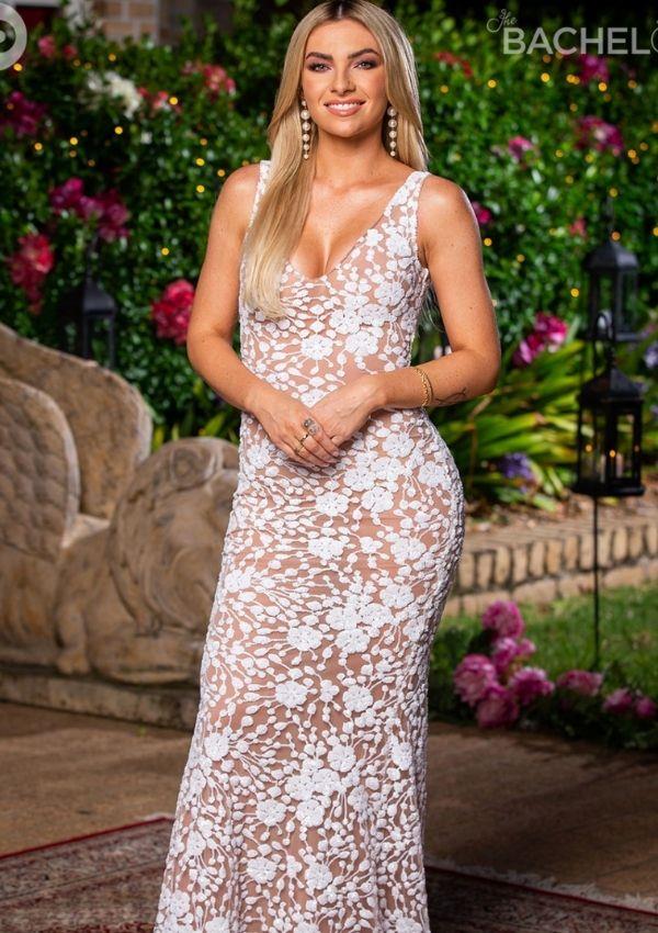 Tahnee opted for a naked white dress that featured floral embroidery, and the figure-hugging dress didn't need much to make a statement. So the bachelorette styled it with delicate jewellery and statement earrings for some extra oomph.