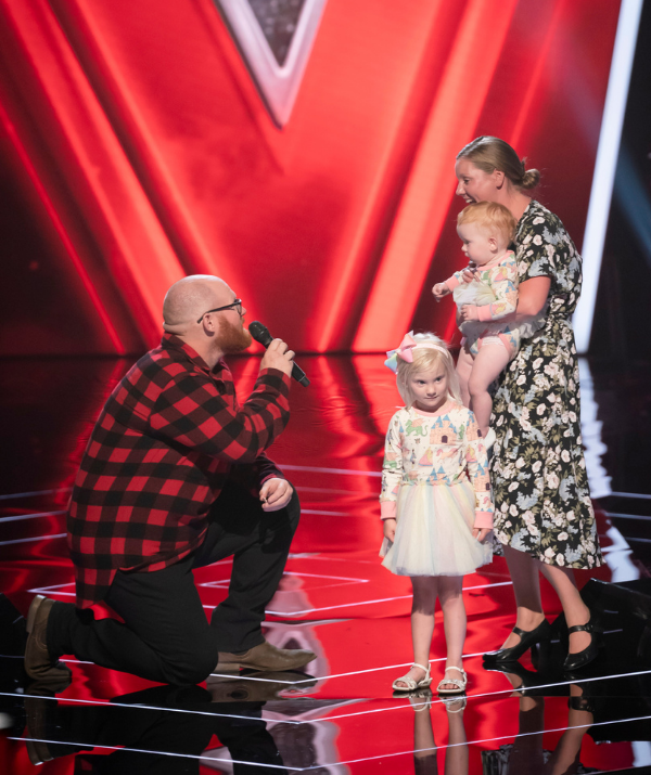Mick sent Australia wild when he got down on one knee and proposed to his partner Bec after performing his blind audition.