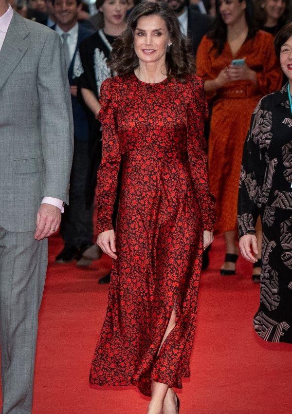 It's daring to wear red on the red carpet, but Queen Letizia isn't afraid of sartorial risks.