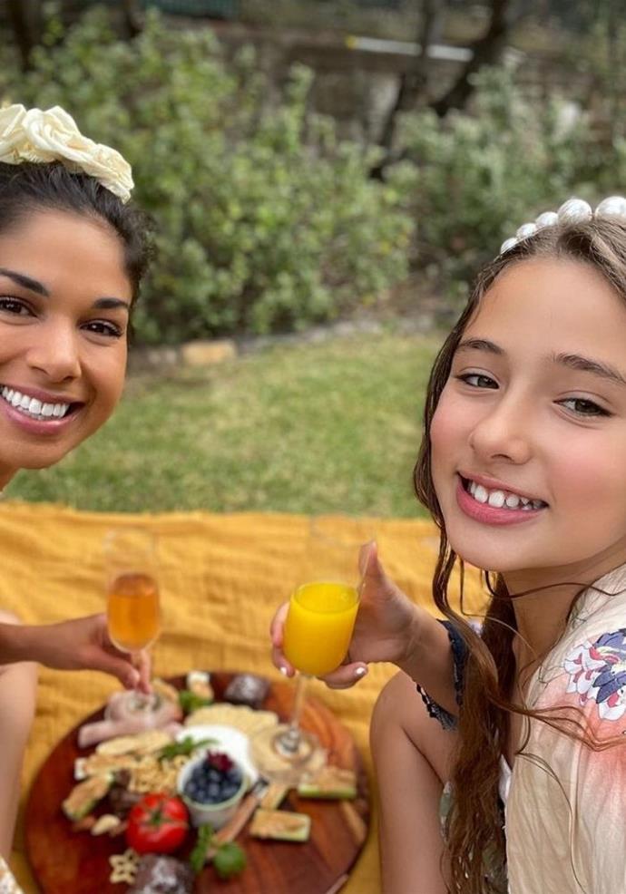 When Scout isn't being spoilt by her dad, she is having fun with her step-mum. 
<br><br>
In the spirit of the Melbourne Cup, Sarah treated her step-daughter to a charcuterie board, which they enjoyed with aptly styled headpieces. 
<br><br>
The former *Home and Away* star captioned their moment, "You can take the girl outta Melbourne, but you can't take Melbourne outta the girl! Happy Melbourne Cup with my little filly 🏆👯‍♀️🥂."