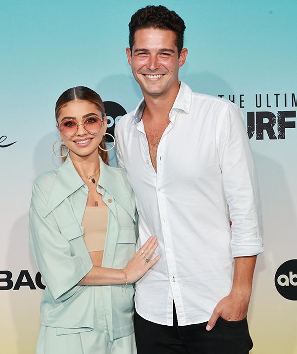 **Sarah Hyland and Wells Adams**
<br><br>
The *Modern Family* star and the *Bachelorette* alum met in the most millennial of ways - on Twitter!
<br><br>
Sarah revealed to Jimmy Kimmel that she had tweeted about Wells' time on the dating show, and the two struck up a tweet thread after it turned out he was a huge *Modern Family* fan. Wells soon slid into Sarah's DMs, and the pair eventually met up for tacos in LA.