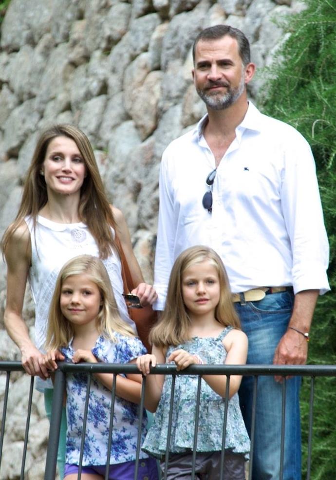The family looked refreshed in more casual clothes than usual to visit La Granja.