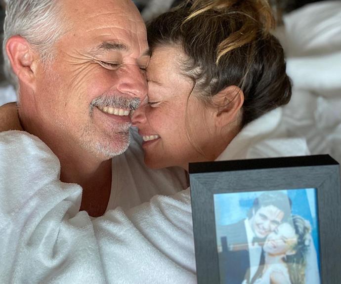 Cameron and Ali recreated one of their wedding portraits after 30 years.