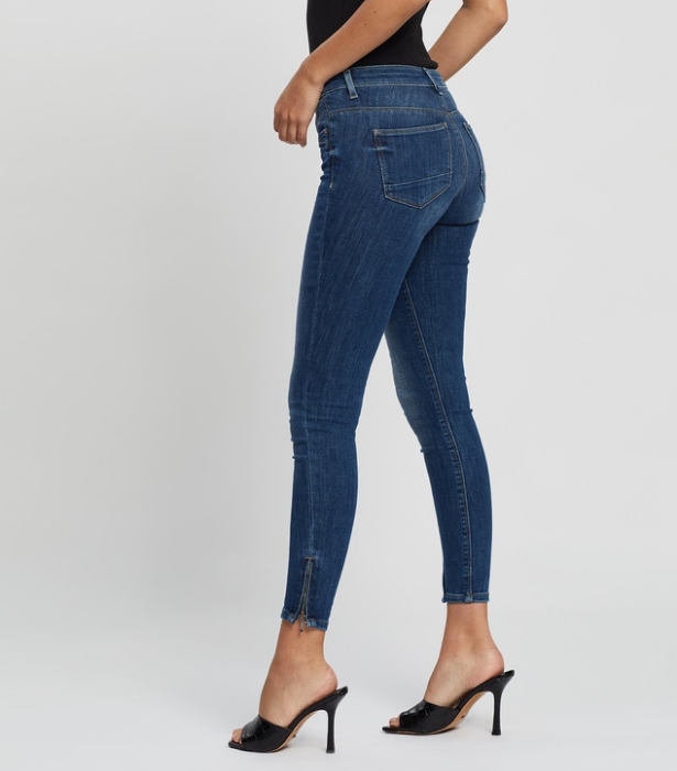 ONLY Kendall Skinny Jeans, $69.95 at [THE ICONIC](https://www.theiconic.com.au/kendell-skinny-ankle-jeans-1253533.html|target="_blank") 