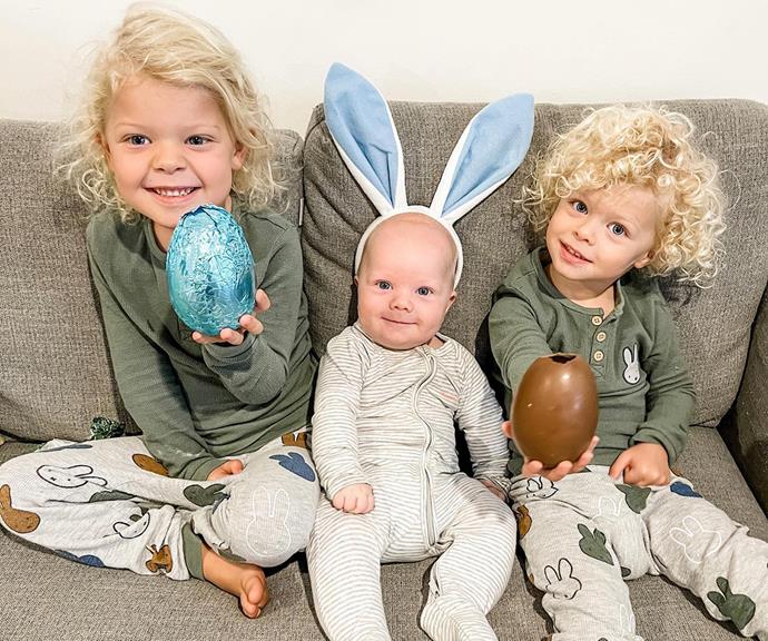 [Lauren Brant and Barry Hall's three sons](https://www.nowtolove.com.au/parenting/celebrity-families/lauren-brant-barry-hall-family-70750|target="_blank") Miller, Houston and Samson looked adorable as they posed with their chocolate on Easter morning.
<br><br>
"🐣HAPPY EASTER 🐣 Samson's first Easter & 3 very happy little bunnies 🐰 That Carob EGG stood no chance with Houston around," Lauren captioned this sweet photo.