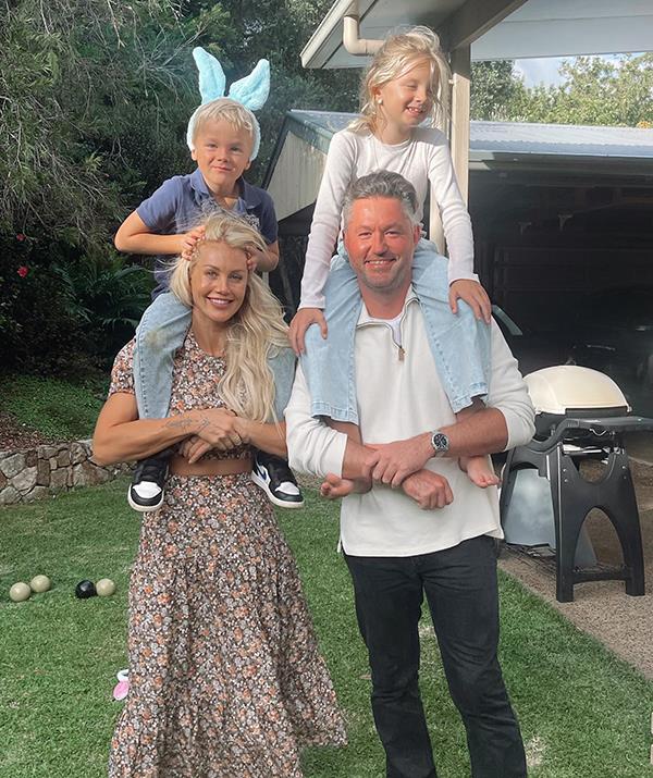 Former *Bachelorette* Ali Oetjen enjoyed a typical Aussie Easter - a barbeque in the backyard surrounded by family.
<br><br>
"Cup is full of family fun! 🐰🌻" she captioned this post.