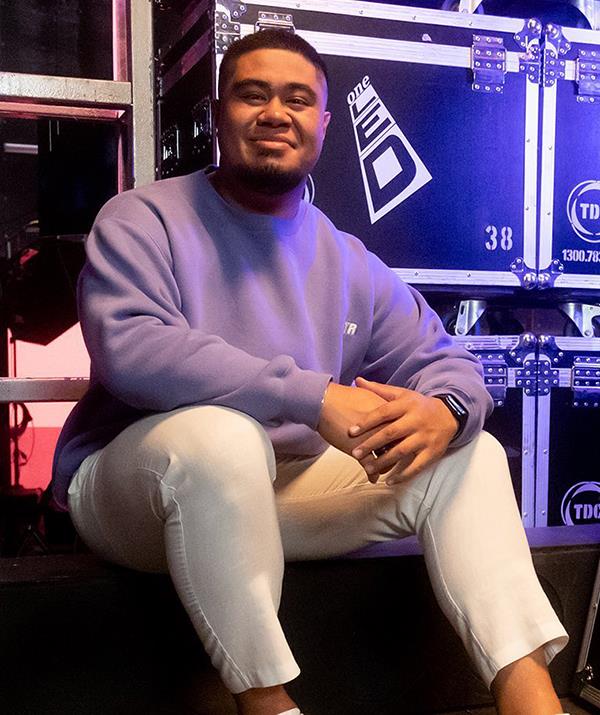 **Team Guy - Jordan Tavita**
<br><br>
An emotional performance of Michael Jackson's *Man in the Mirror* earned 23-year-old Jordan four chair turns, through he eventually chose to join Guy's team.
<br><br>
"This is going to be the first time that I'm going to be able to make a change... by just taking the first step," Jordan said in the lead up to his audience.