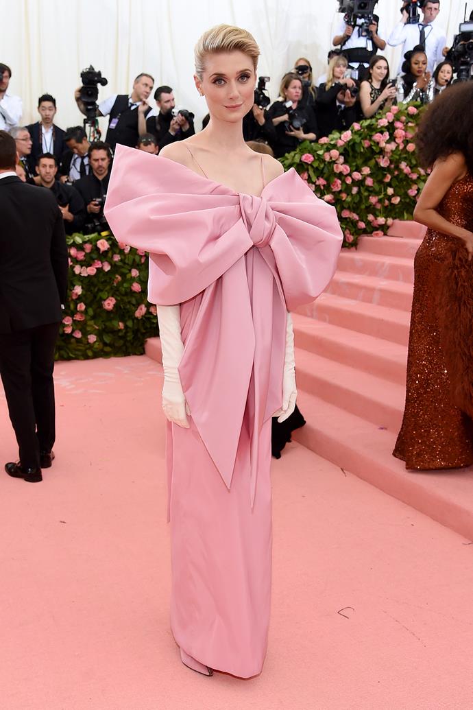 **HIT:** Elizabeth Debicki in Salvatore Ferragamo, 2019.
<br><br>
The theme was "Celebrating Camp: Notes on Fashion" and Elizabeth was a hit in this pink number.