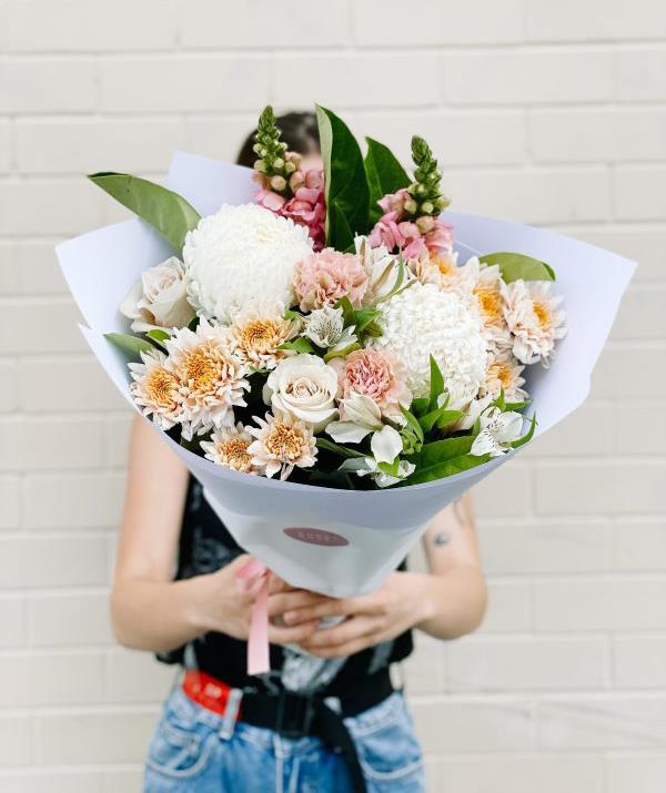Poppy Rose florists wrap all of their flowers in recyclable materials - perfect for the eco-conscious mum.