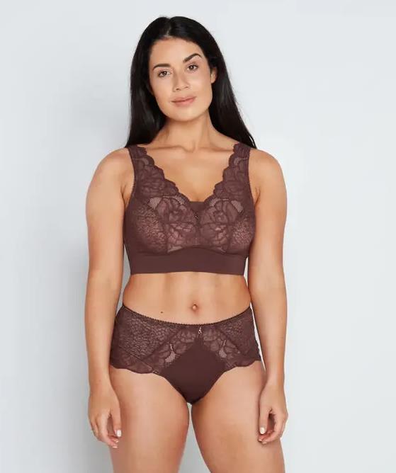 **If you prefer the freedom of a wirefree style:** Fayreform Midnight Express Wirefree Bra, $64.95, from [Bendon.](https://www.bendonlingerie.com.au/fayreform-midnight-express-soft-cup-bra-fudge-f21-684|target="_blank"|rel="nofollow")