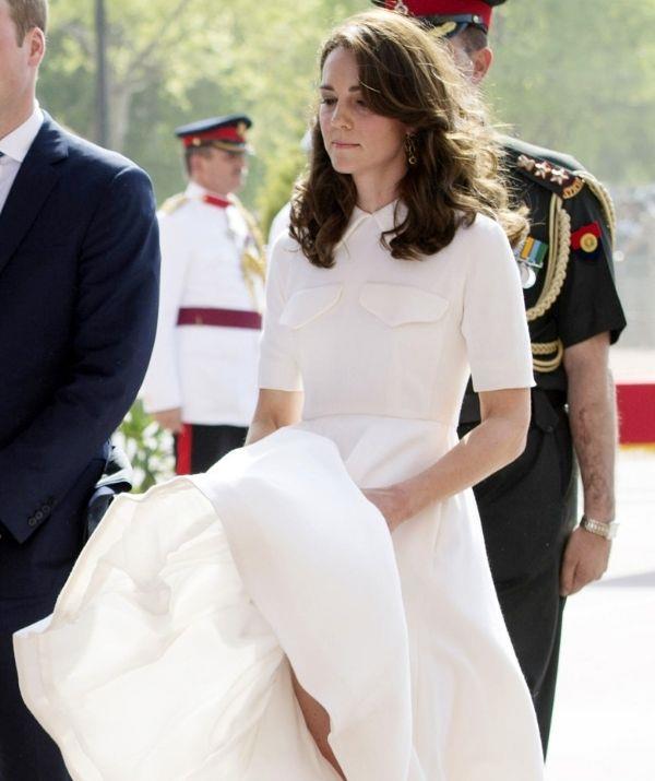 The Duchess of Cambridge remained the picture of class when she sported this '50s-style cream dress with pocket details and a flared skirt while visiting India Gate Memorial in April 2016.