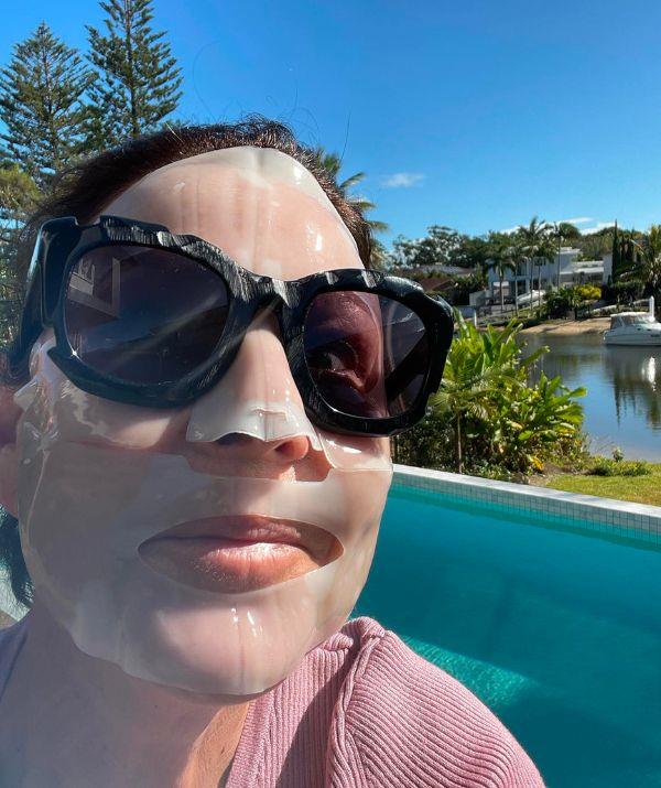 [Gold Logie nominee](https://www.nowtolove.com.au/celebrity/tv/gold-logie-nominees-2022-73284|target="_blank") Julia Morris was the pinnacle of self-care as she shared this face-mask-clad snap in the lead up to TV's night of nights.
<br><br>
"Rising from the crypt for some deep hyyyyyyyydration #Logies2022."