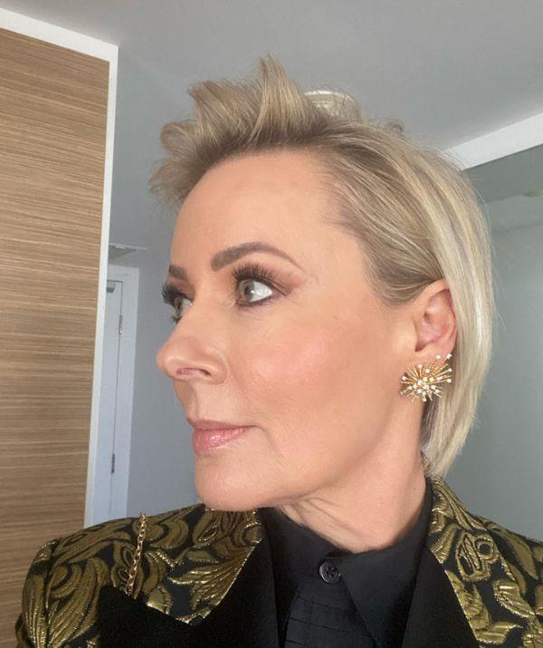 Sharing a close-up side-profile shot, Amanda Keller embodied class in her Logies glam - even sharing a sneak peek of her outfit for the event.
<br><br>
"Getting Logie ready! Thanks to @fairfaxandroberts for my gorgeous jewels!" she wrote.