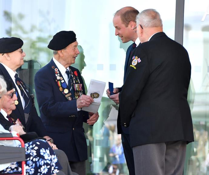 西缅Mayou威廉王子说,96年,他穿着他的军团D 'Honour奖章在诺曼底登陆75周年。
