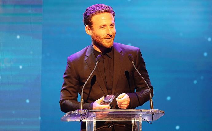 Dean O'Gorman receives his Best Actor award for his portrayal of George Lowe in Hillary. Photo / Getty Images