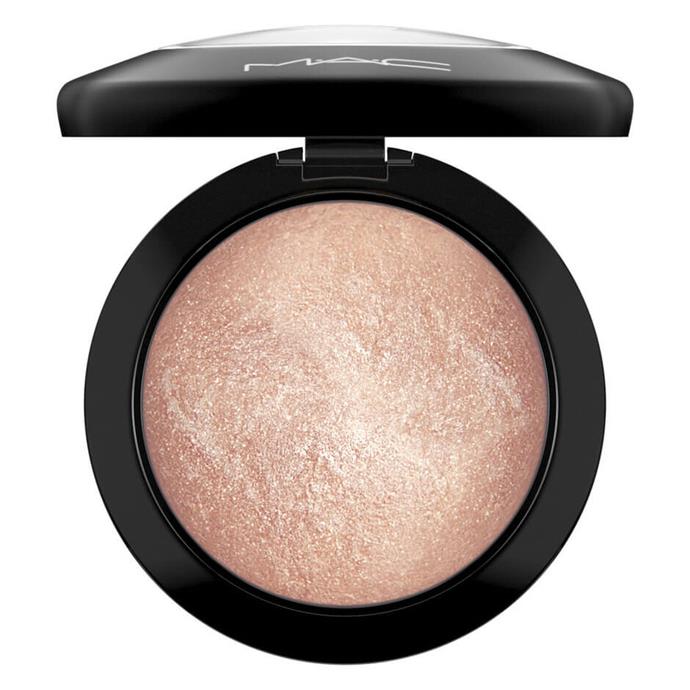 M.A.C  Mineralize Skinfinish