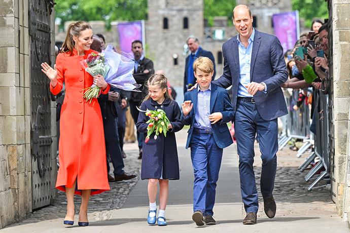 Kate and Wills have prepped Charlotte and George to be real little crowd-pleasers