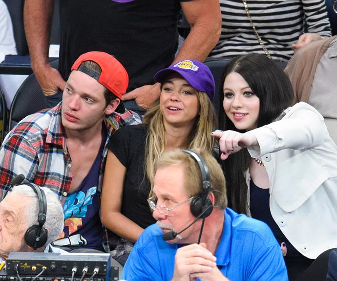 The pair spent the evening at the LA Lakers games along with one of Sarah’s other famous pals Michelle Trachtenberg.