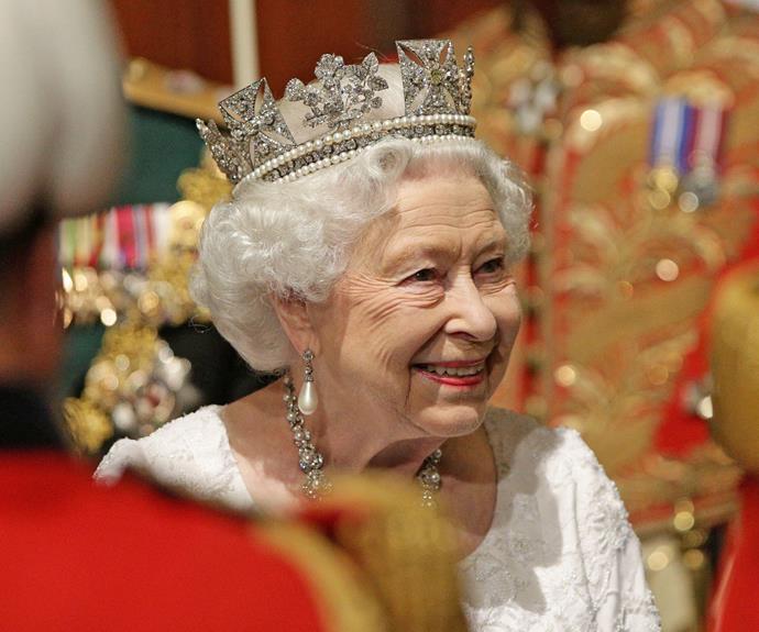Of course when she's not wearing her crown, the Queen has her George IV State Diadem ready to go! Isn't it resplendent!