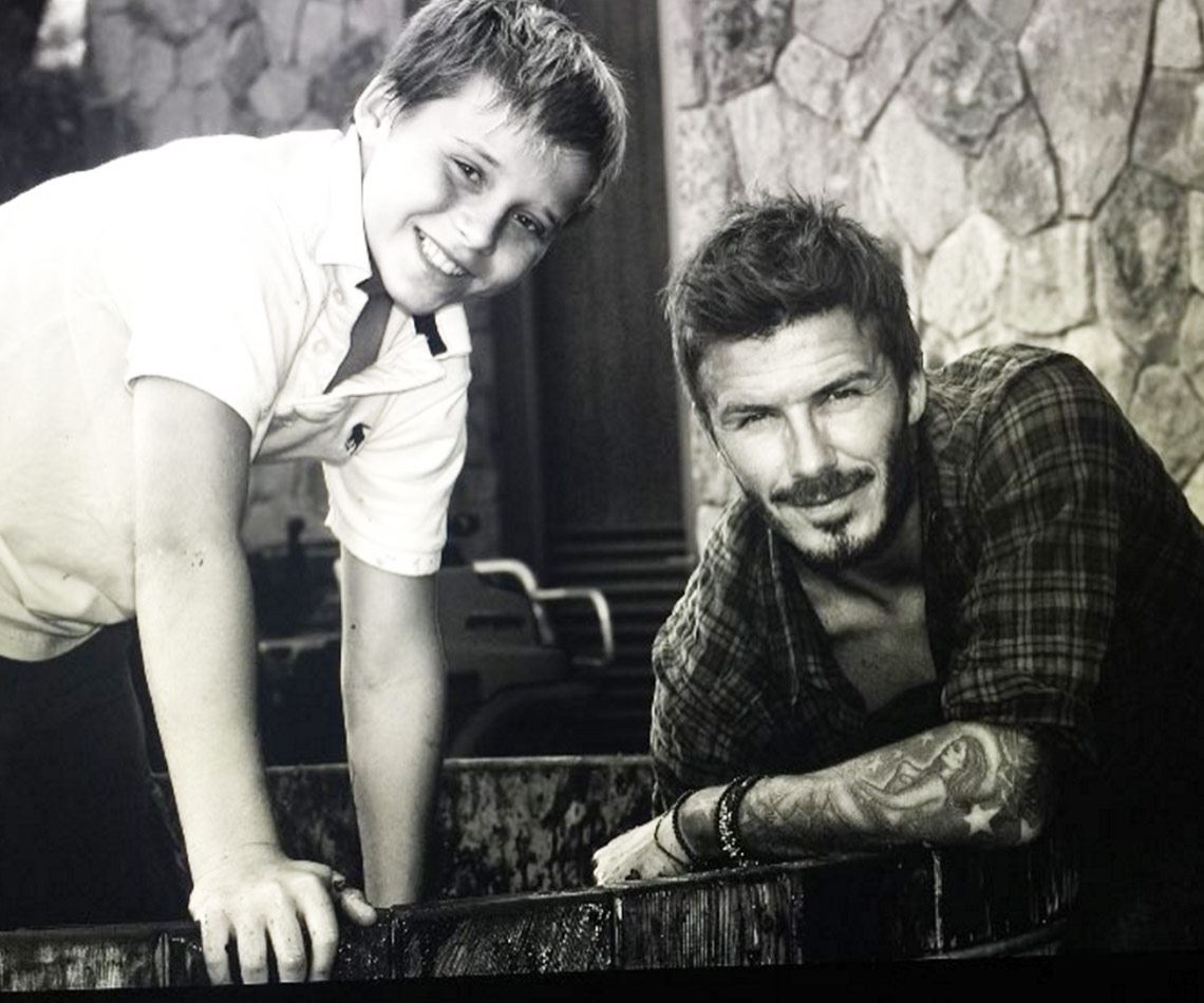 Putra pertama David dan Victoria, Brooklyn Beckham juga mengucapkan selamat Hari Ayah melalui akun Instagramnya.