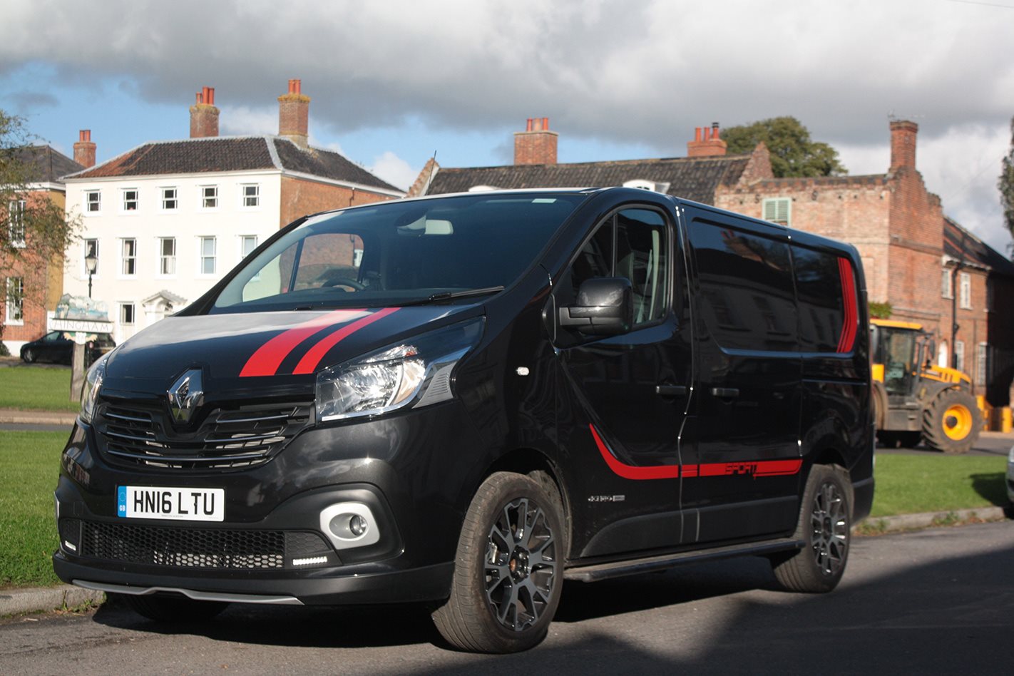 2017 Renault Trafic review
