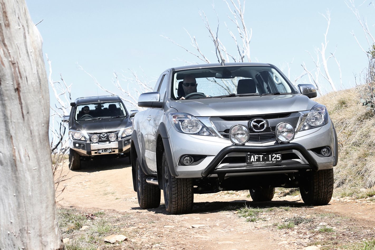 Learning to drive a Mazda BT-50 4x4 off-road on Fraser Island