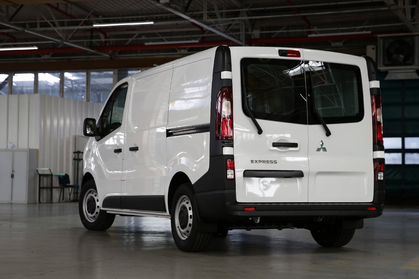 Mitsubishi Express pricing and features