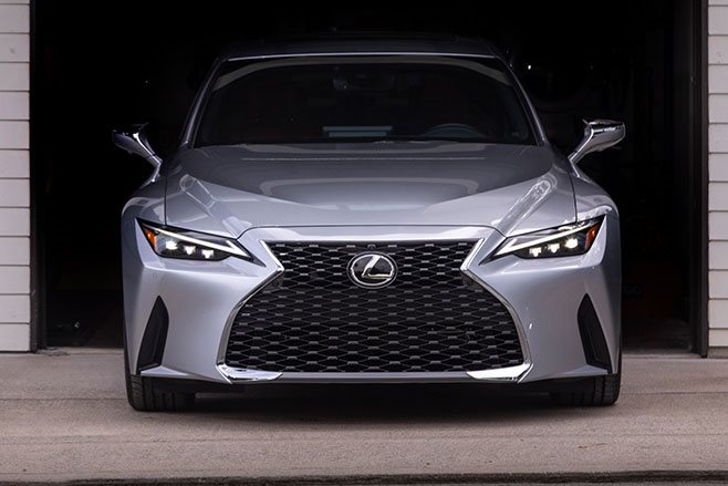 2021-Lexus-IS-Luxury-front.jpg